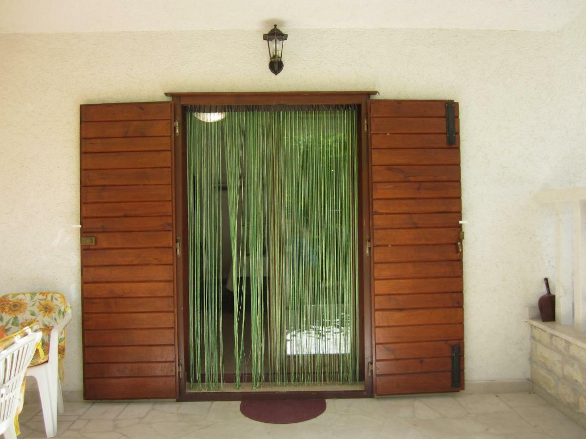 Apartmani Lina Veliki Drvenik Esterno foto