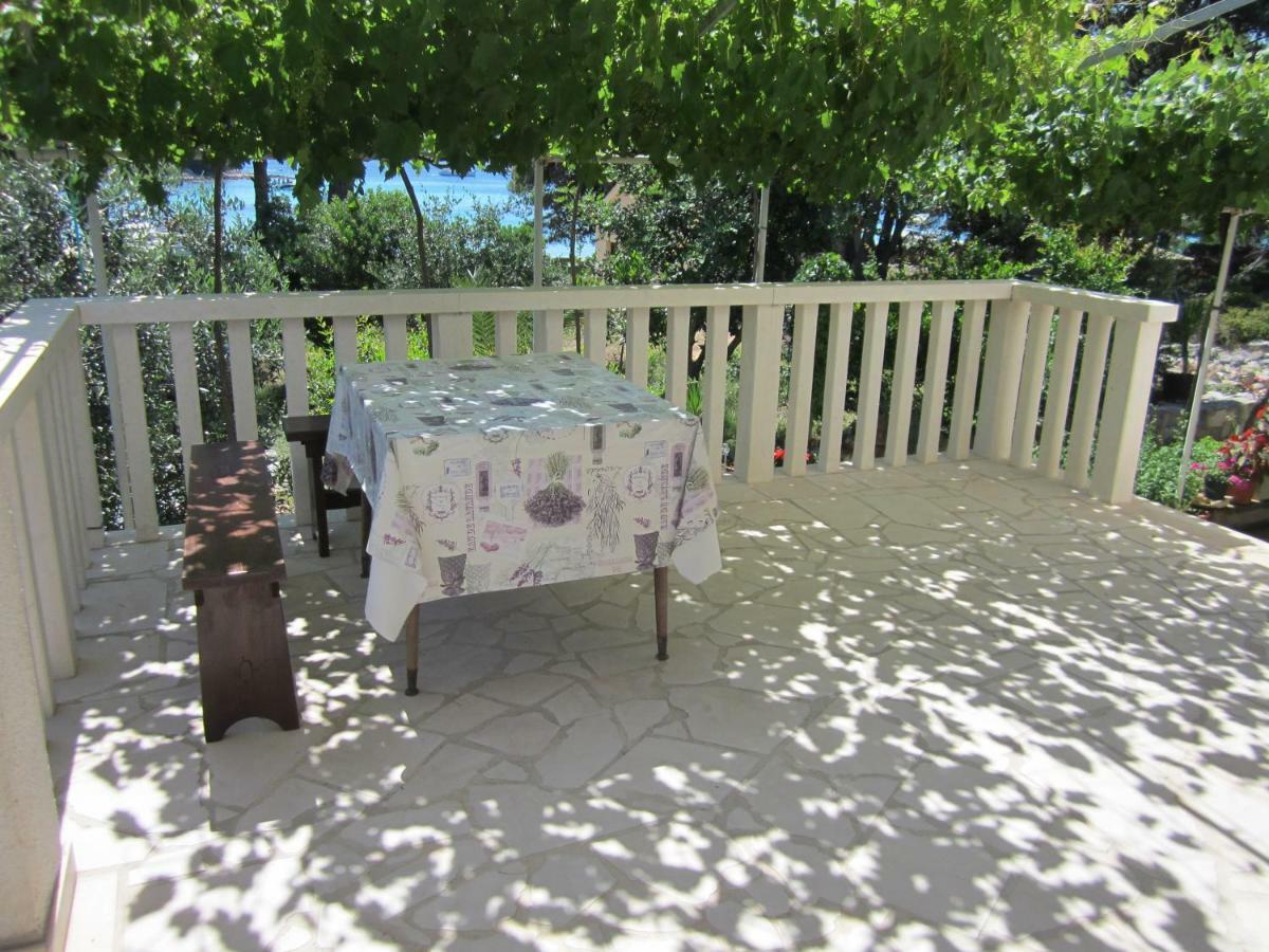 Apartmani Lina Veliki Drvenik Esterno foto